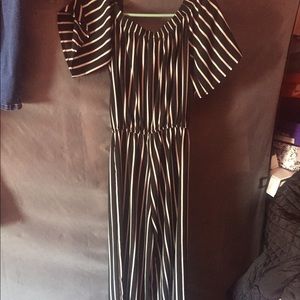 Jumpsuit off the shoulder